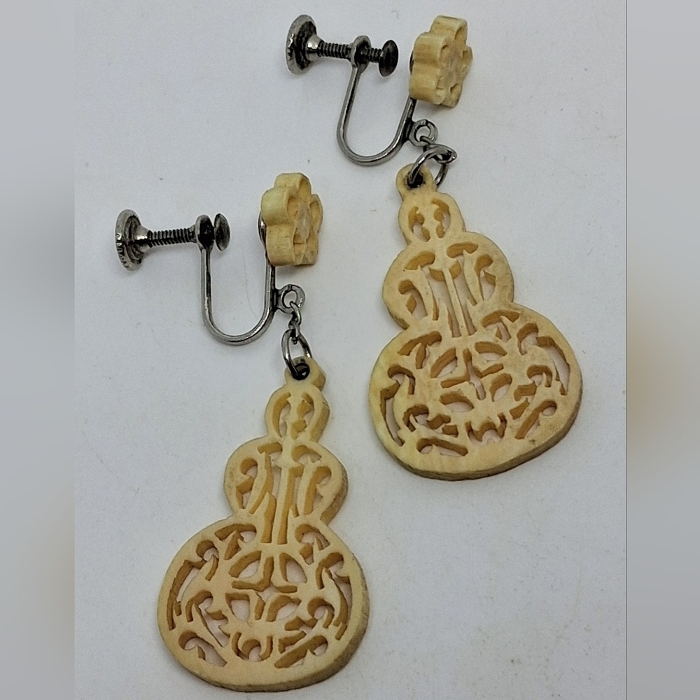 * Vintage Antique Chinese Carved Bone Filagree Screw Back Earrings